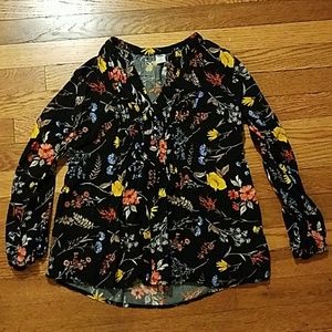 Old Navy pintuck floral blouse